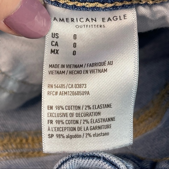 American Eagle Distressed Curvy Hi-Rise Shortie size 0 - Picture 6 of 9